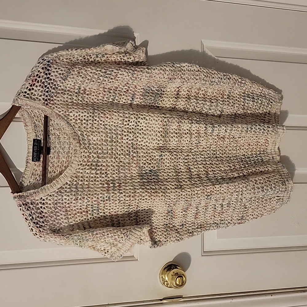 Short sleeved sweater